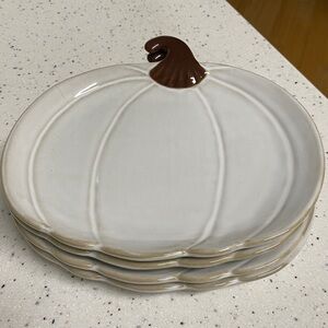 Set of 4, Crofton Stoneware, pumpkin shaped appetizer/snack/dessert plates.